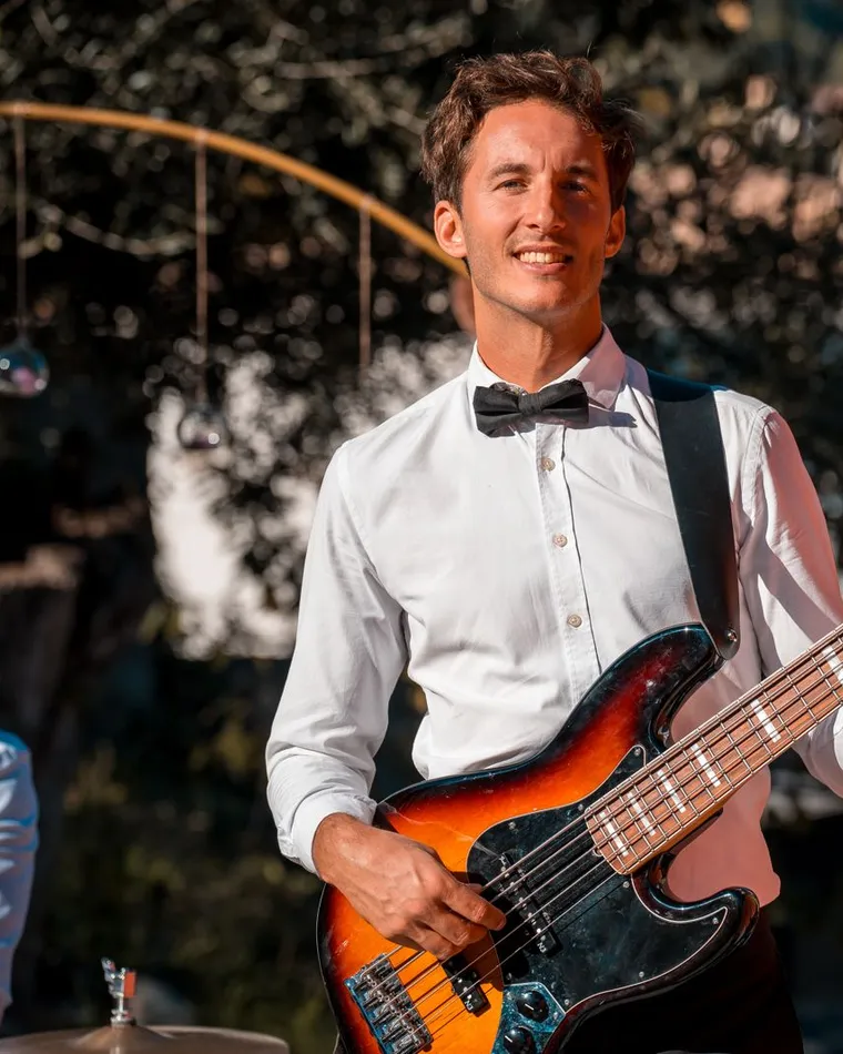 Antoine, bassiste